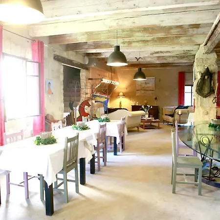 Villa Spacieuse Et Charmante A Saint-gilles Avec Piscine Privee